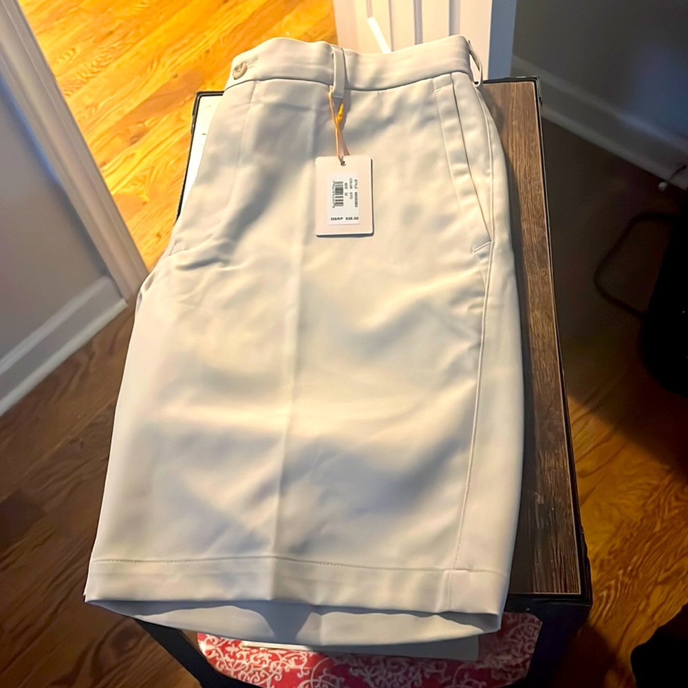 Peter Millar khaki golf shorts nwt size 33